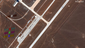 satellite starlink maxar