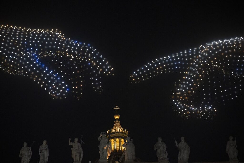 spettacolo droni vaticano