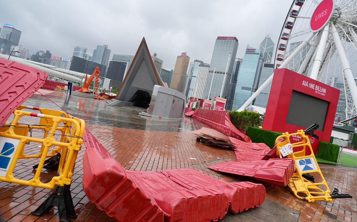 Tempesta tropicale Tapah: evacuazioni di massa e disagi tra Cina, Hong Kong e Macao