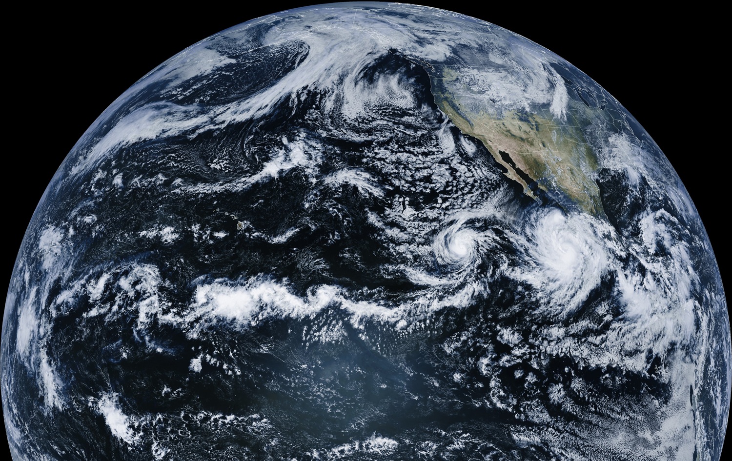 Priscilla diventa un Uragano nel Pacifico: piogge torrenziali e venti forti minacciano la costa messicana