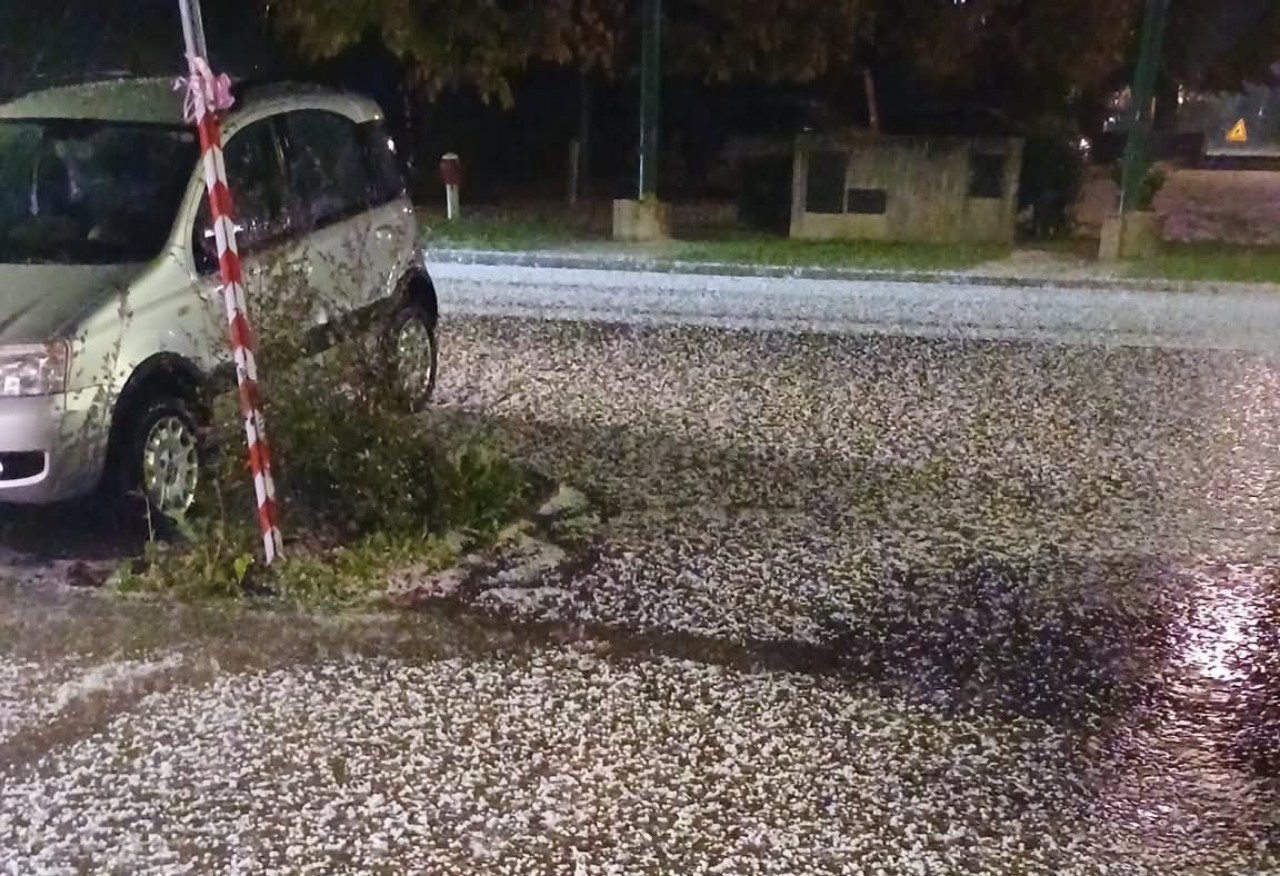 Meteo, passaggio perturbato al Nord: rovesci temporaleschi e grandine a Farra di Soligo nel trevigiano