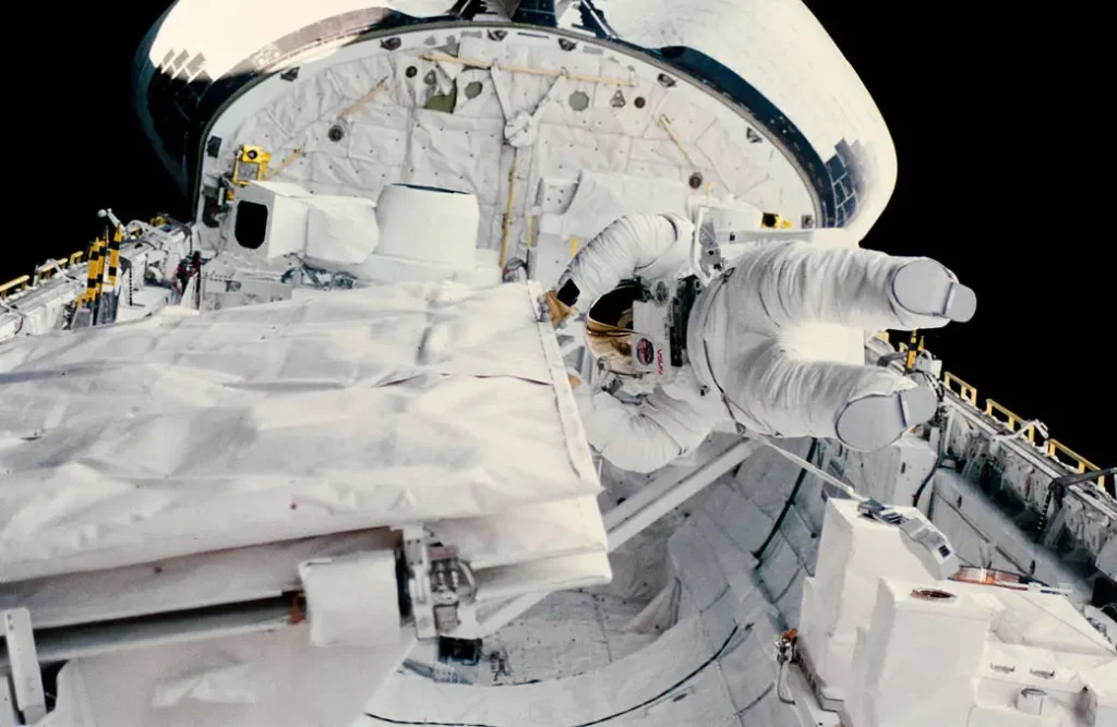 Kathryn D. Sullivan passeggiata spaziale 11 ottobre 1984
