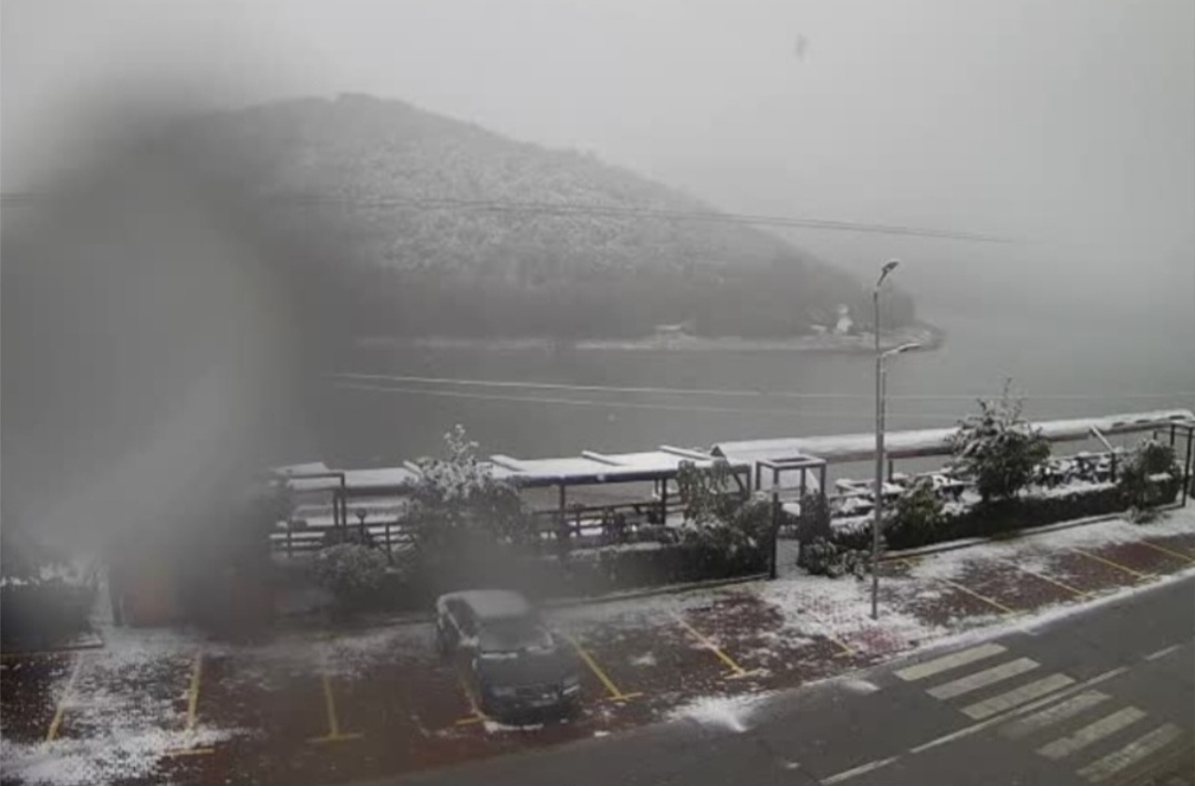 Meteo, neve record a Pristina e Podujevo: il Kosovo vive la più precoce ondata invernale di ottobre