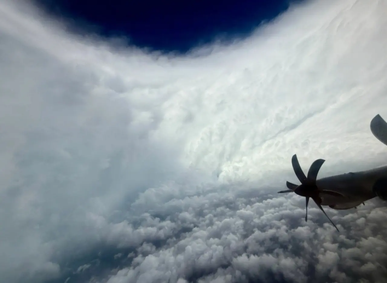 Occhio uragano Melissa 