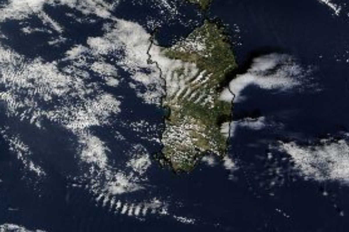 Meteo, “Cloud Streets” sul Tirreno: cosa sono e perché non hanno nulla a che fare con scie chimiche o terremoti