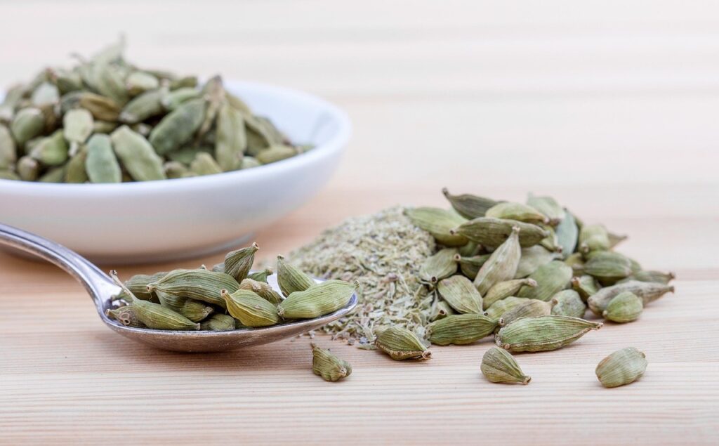 Una spezia antinfiammatoria è l'arma segreta per bloccare i virus cardamomo