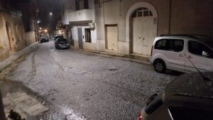 carovigno imbiancata grandine