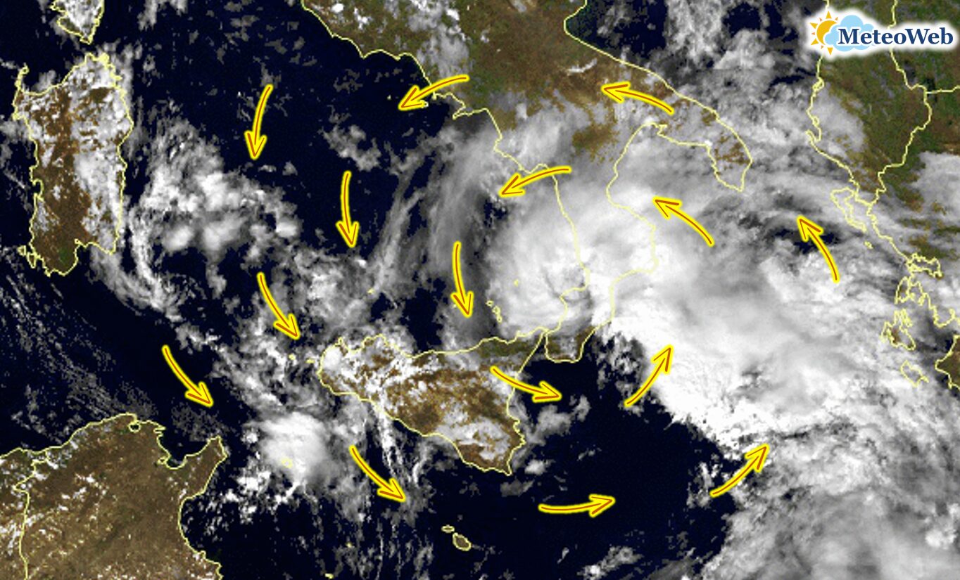 Allerta Meteo, la tempesta di Halloween genera il “Ciclone di Pizzo Calabro”: una tempesta incredibile e inattesa nel cuore della Calabria | VIDEO