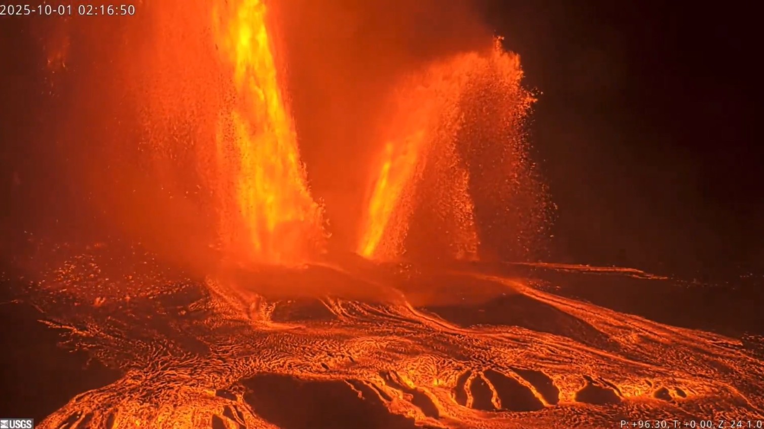 Il vulcano Kilauea è di nuovo in eruzione alle Hawaii: spettacolari fontane di lava | VIDEO