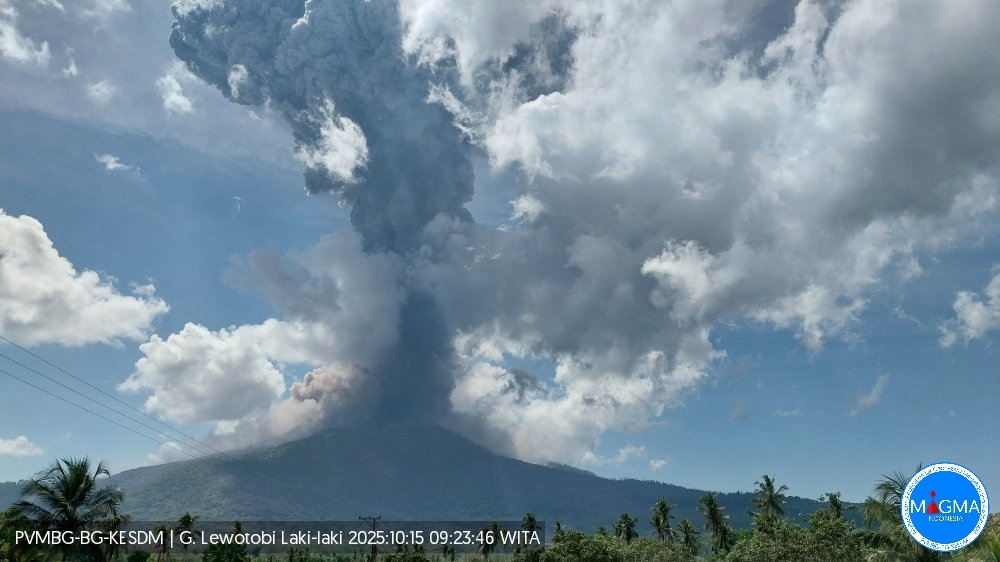 eruzione vulcano lewotobi laki laki
