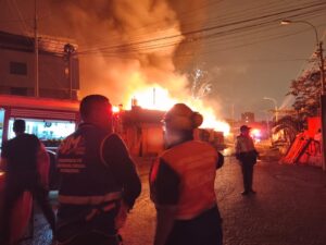 incendio perù fuochi artificio