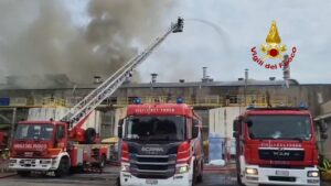 incendio polo petrolchimico ravenna