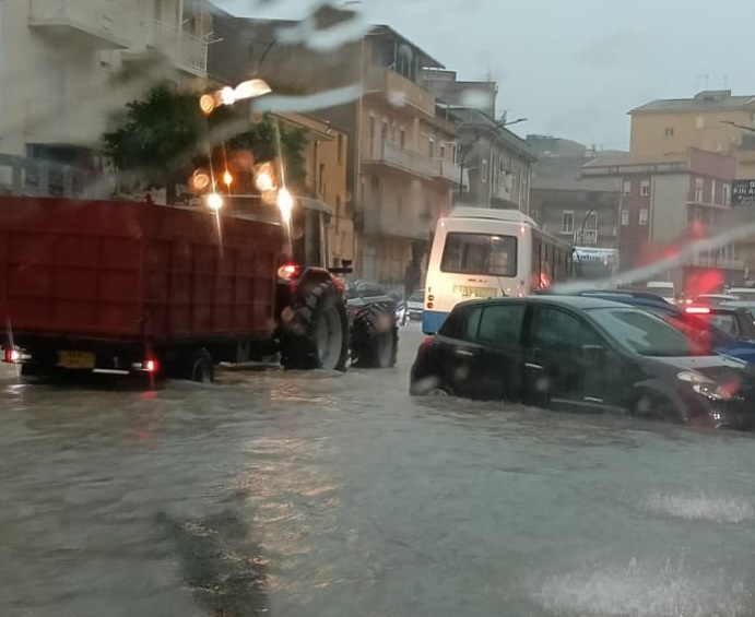 maltempo alluvione favara agrigento sicilia dispersa