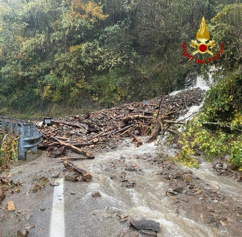 maltempo frana granaglione emilia romagna