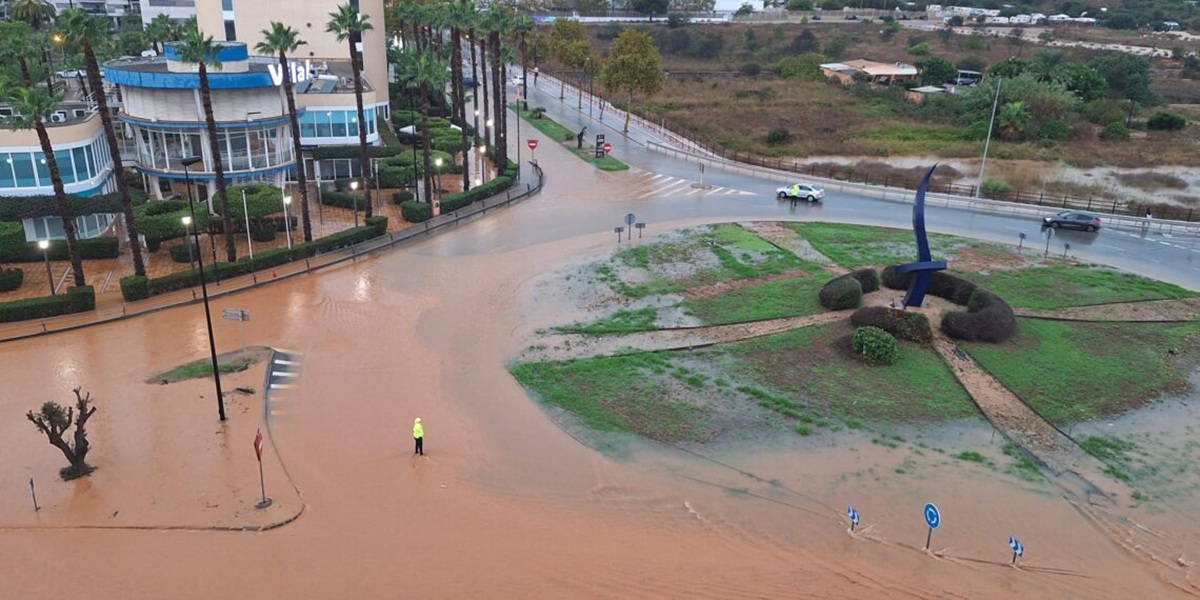Maltempo Spagna, piogge torrenziali a Ibiza per la DANA Alice: allagamenti in diverse zone | FOTO