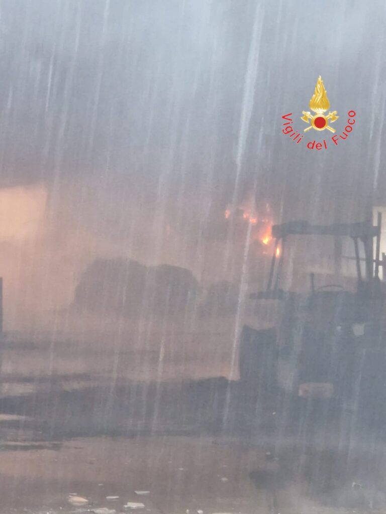 maltempo incendio catanzaro calabria