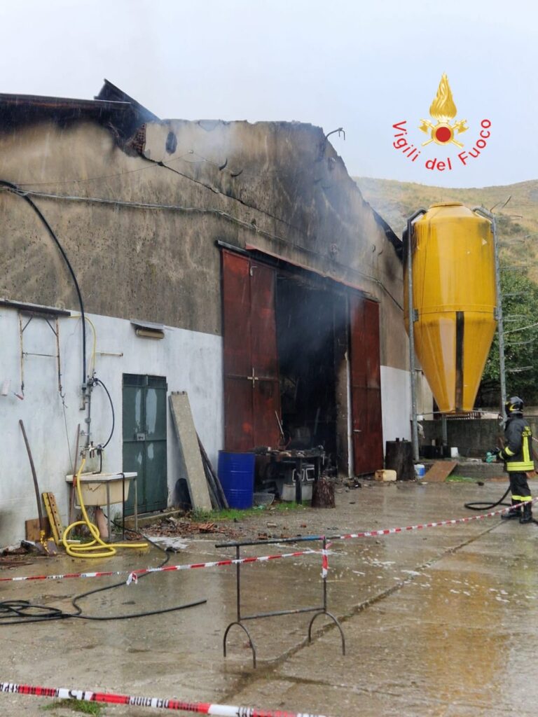 maltempo incendio catanzaro calabria
