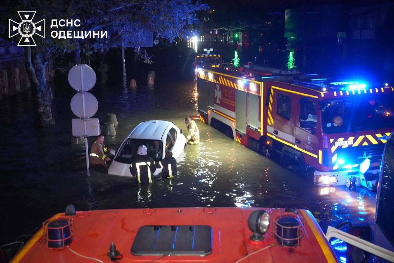 Ucraina, forte ondata di maltempo a Odessa: tra i 9 morti anche un bambino