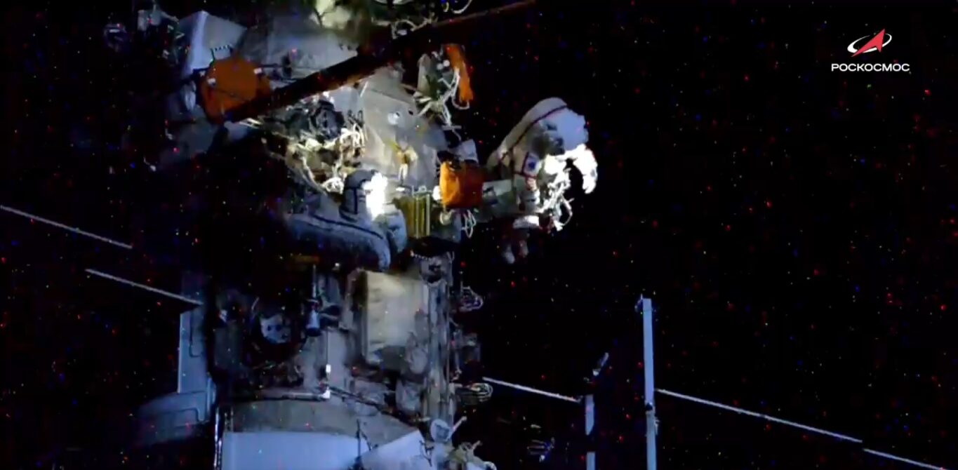 Nuova passeggiata spaziale: missione riuscita per i cosmonauti russi | VIDEO