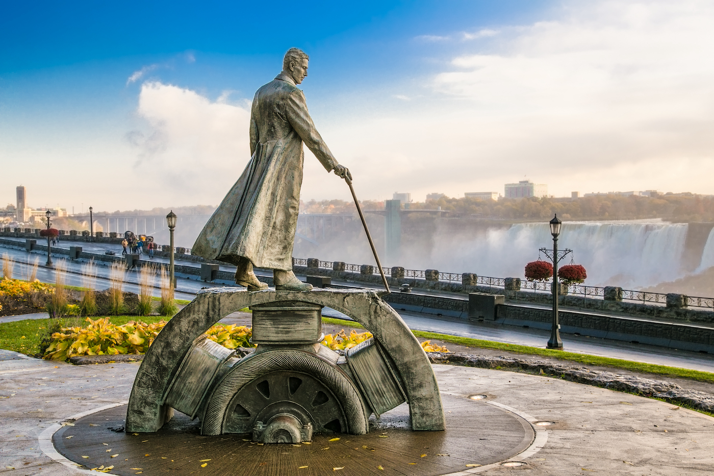 tesla statua niagara