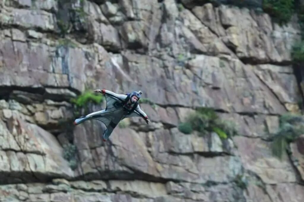 Base jumper