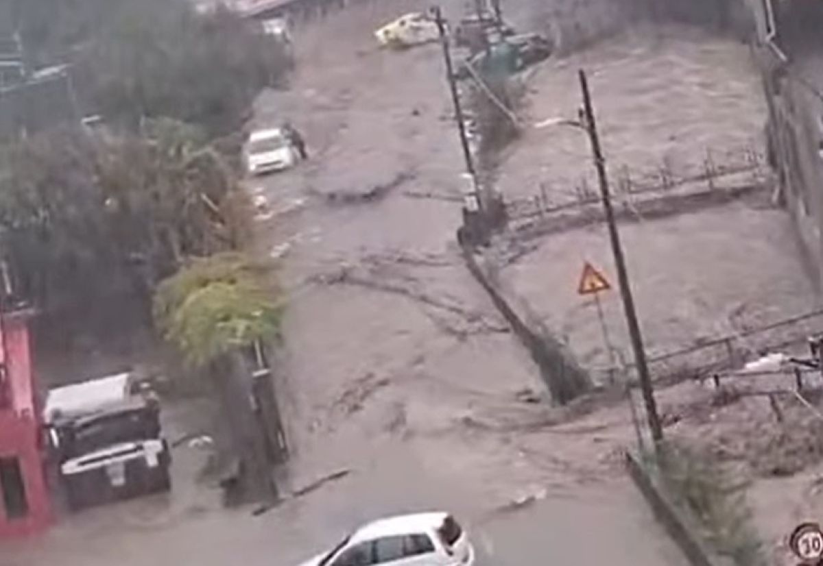 Maltempo Liguria: tromba d’aria a Genova provoca danni diffusi, esondato il rio Fegino