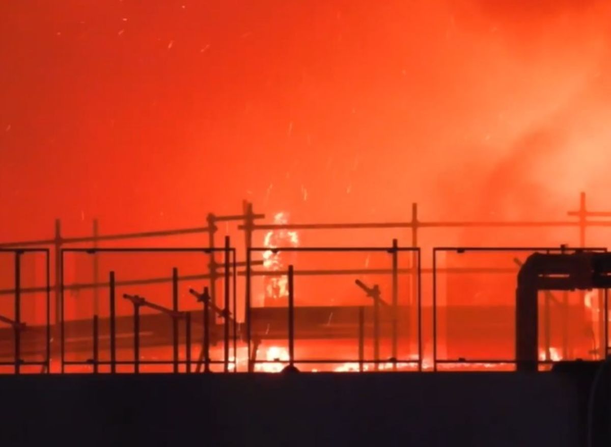 Catania, incendio a “Le Ciminiere”: tetto dell’auditorium a rischio crollo, la situazione