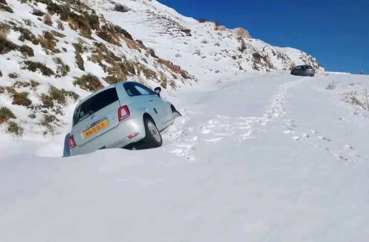 Neve Algeria auto in panne