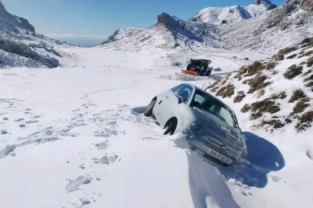 Neve Algeria
