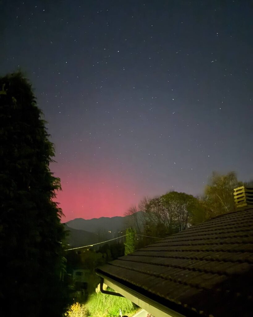aurora boreale italia oggi foto