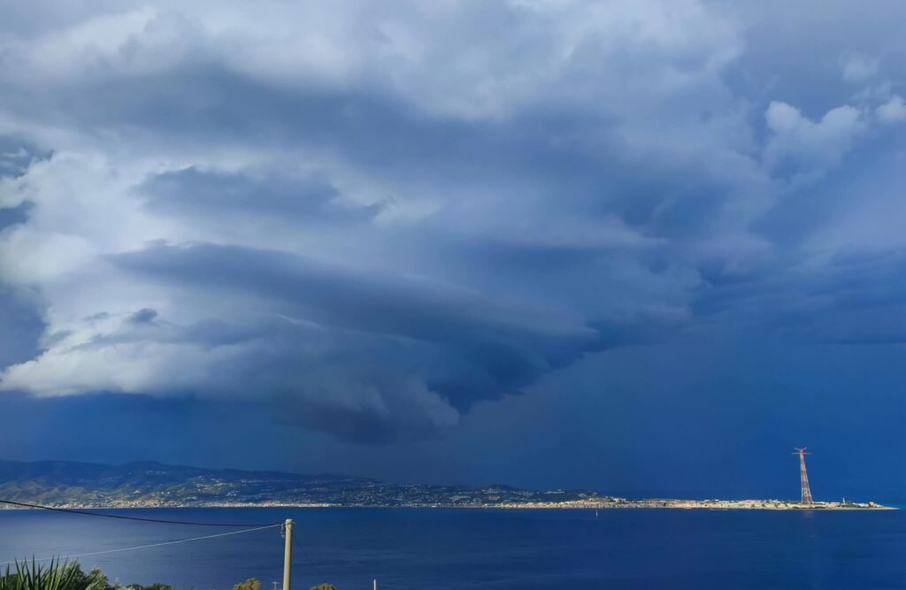 Shelf cloud Messina