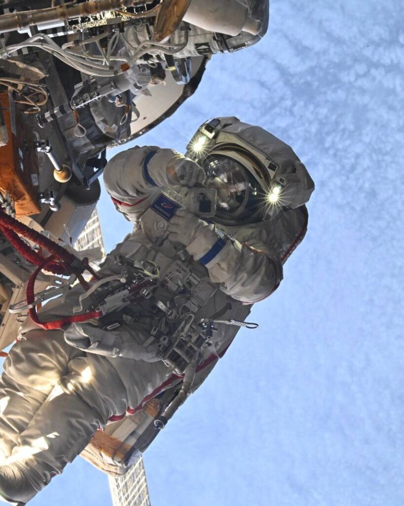foto passeggiata spaziale russa