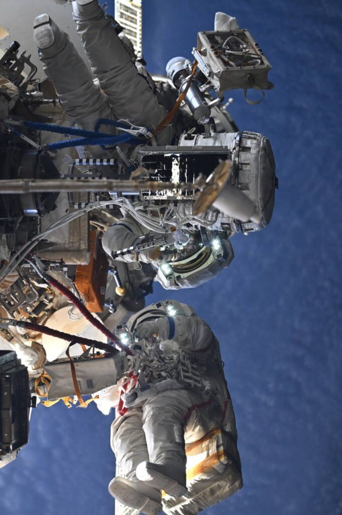 foto passeggiata spaziale russa