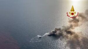 incendio barca capo noli