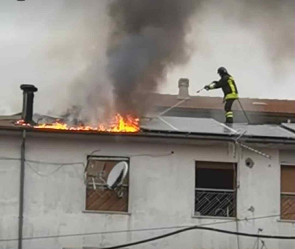 incendio casa san giovanni in fiore