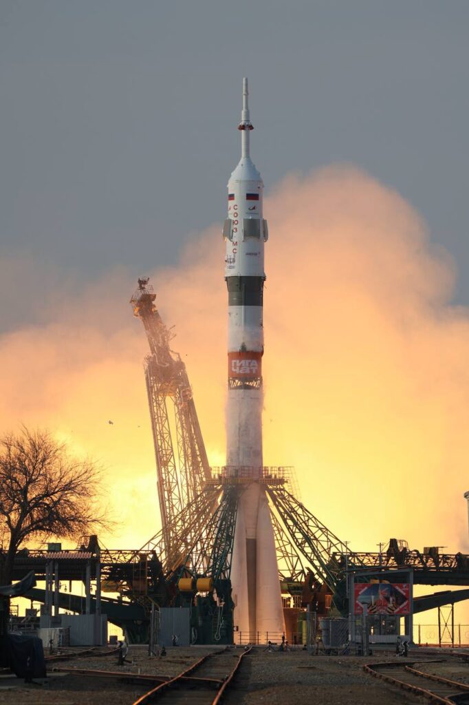 lancio astronauti soyuz iss oggi