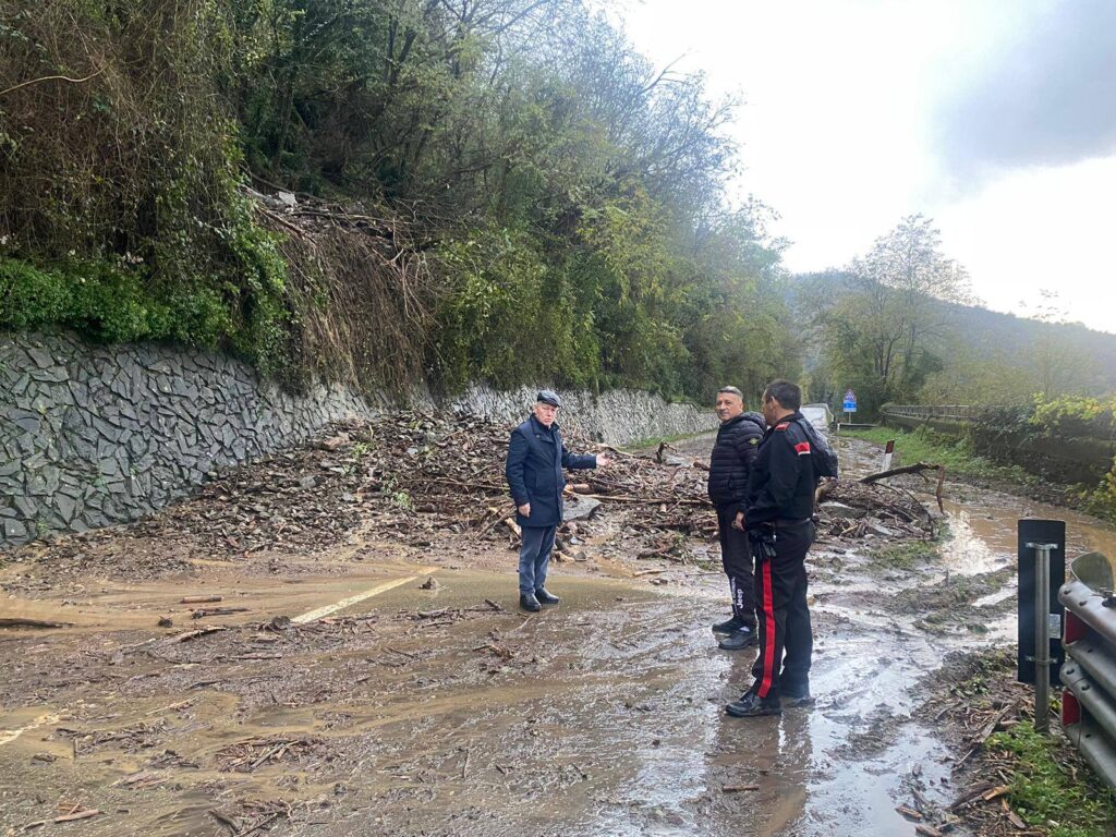 maltempo frana aulla toscana