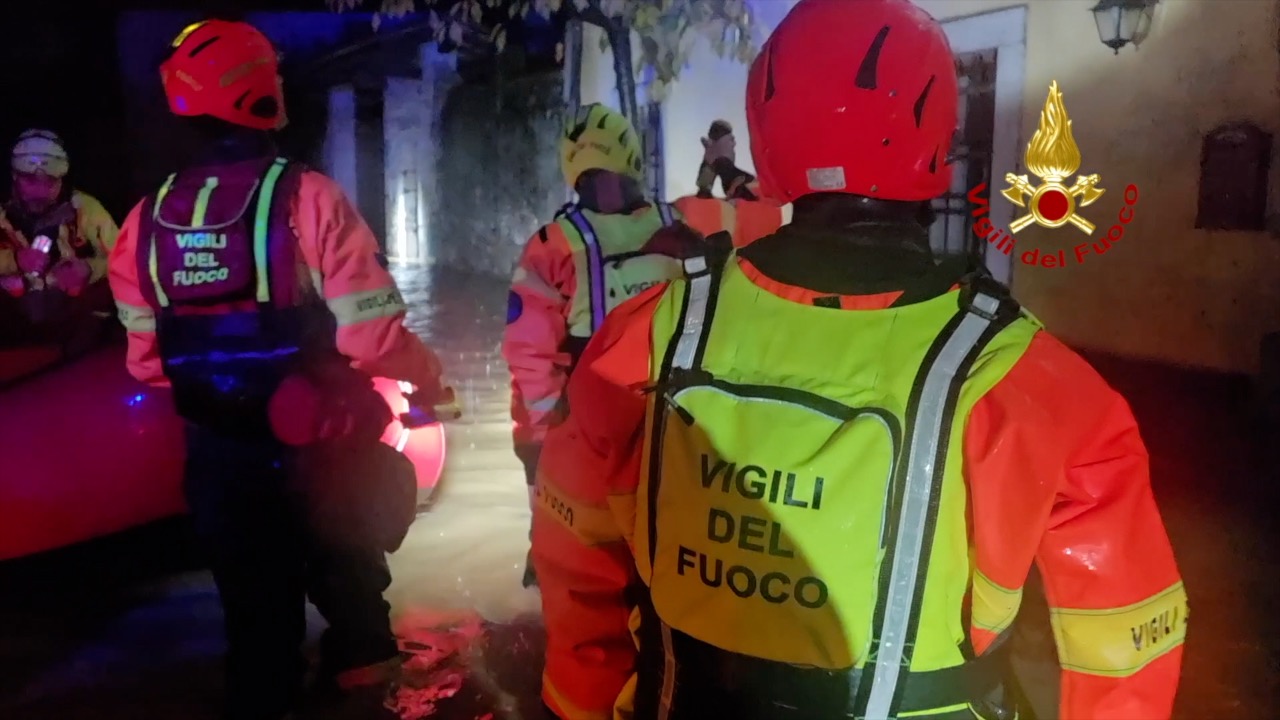 Maltempo Friuli, continuano gli interventi dei Vigili del Fuoco: soccorsi anche automobilisti bloccati nell’acqua