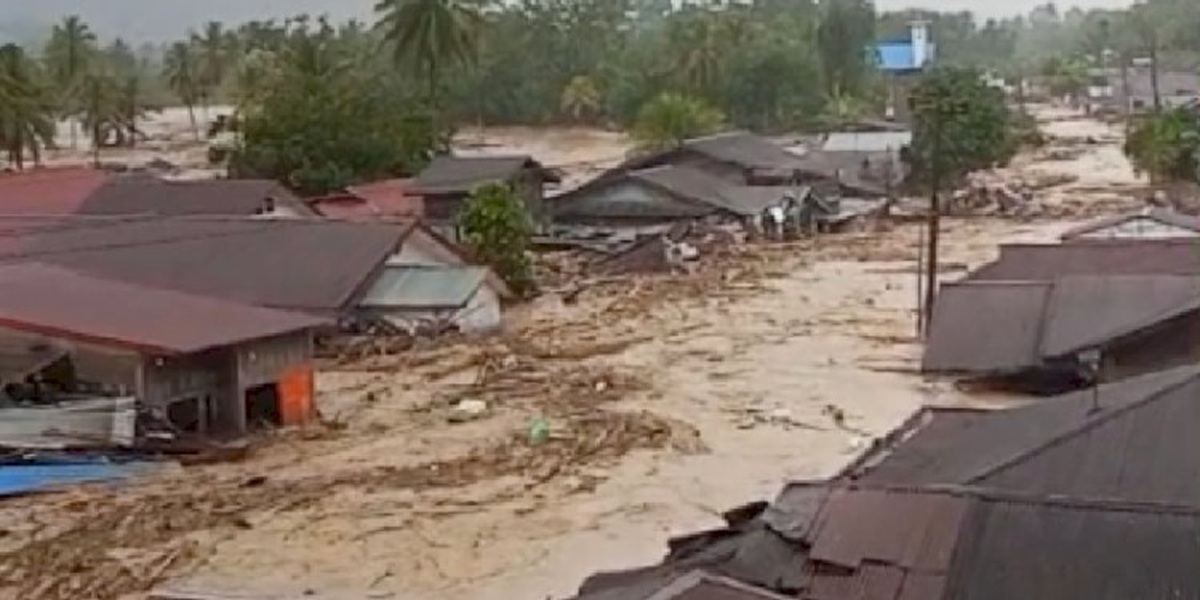 Indonesia, inondazioni devastanti a Sumatra: 10 morti e oltre 50 feriti