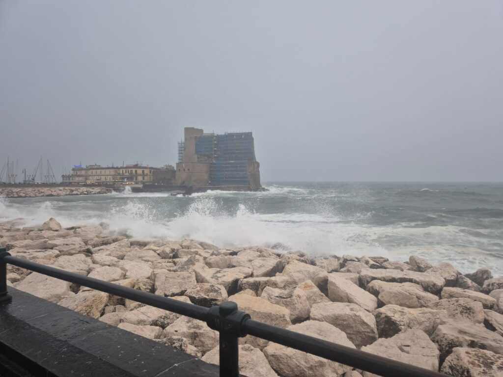 maltempo napoli pioggia