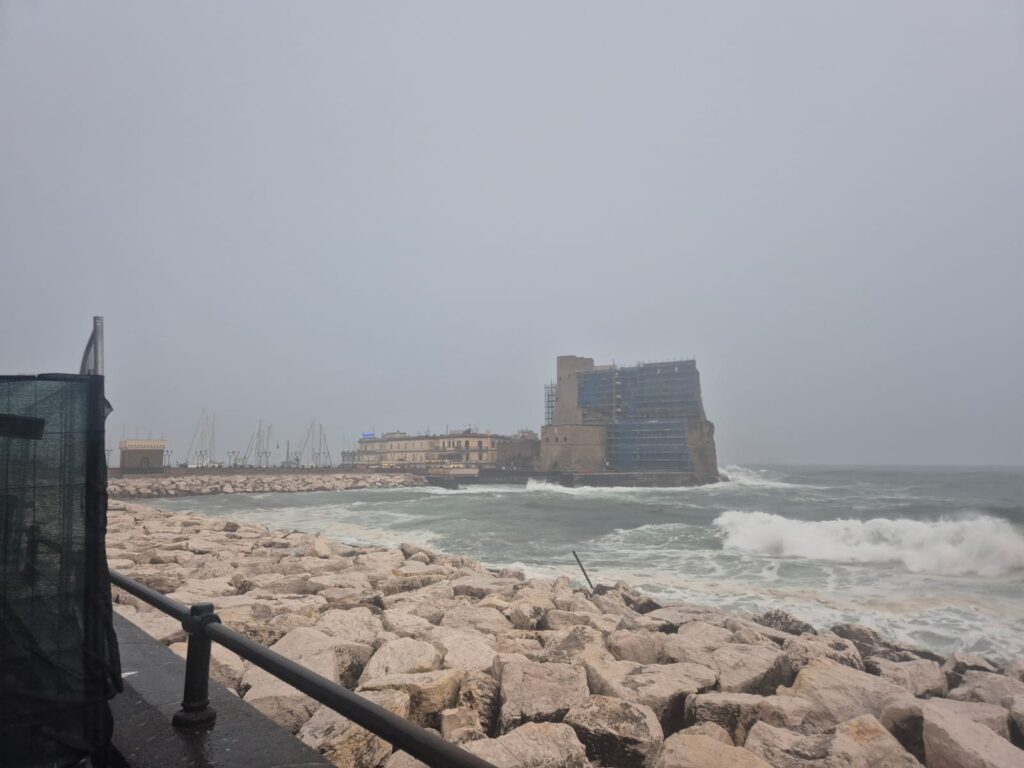 maltempo napoli pioggia