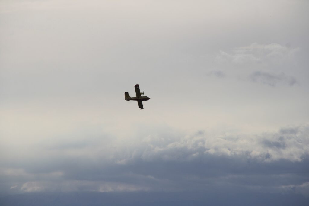 navi militari e canadair stretto di messina 8 novembre 2025