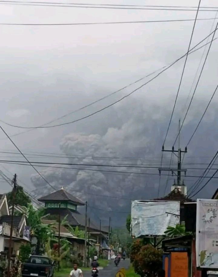 eruzione semeru