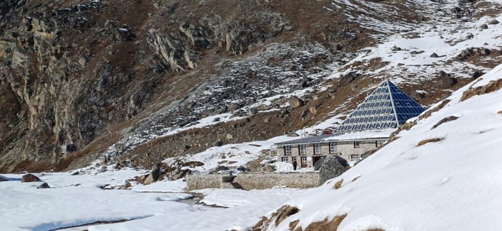 stazione Piramide everest