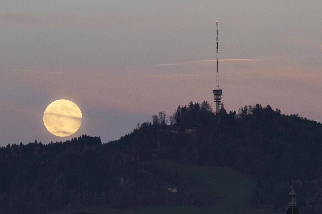 superluna 5 novembre 2025