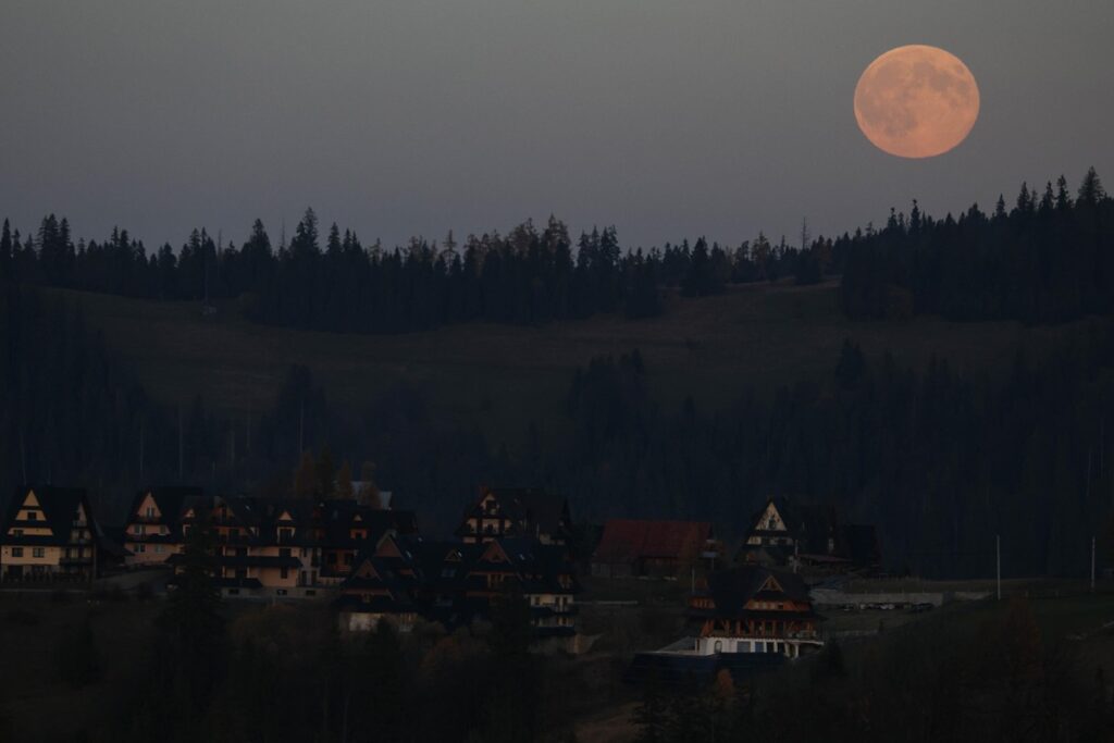superluna 5 novembre 2025
