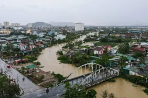 tifone kalmaegi vietnam