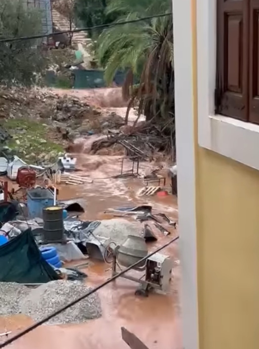 Frane e allagamenti Cipro