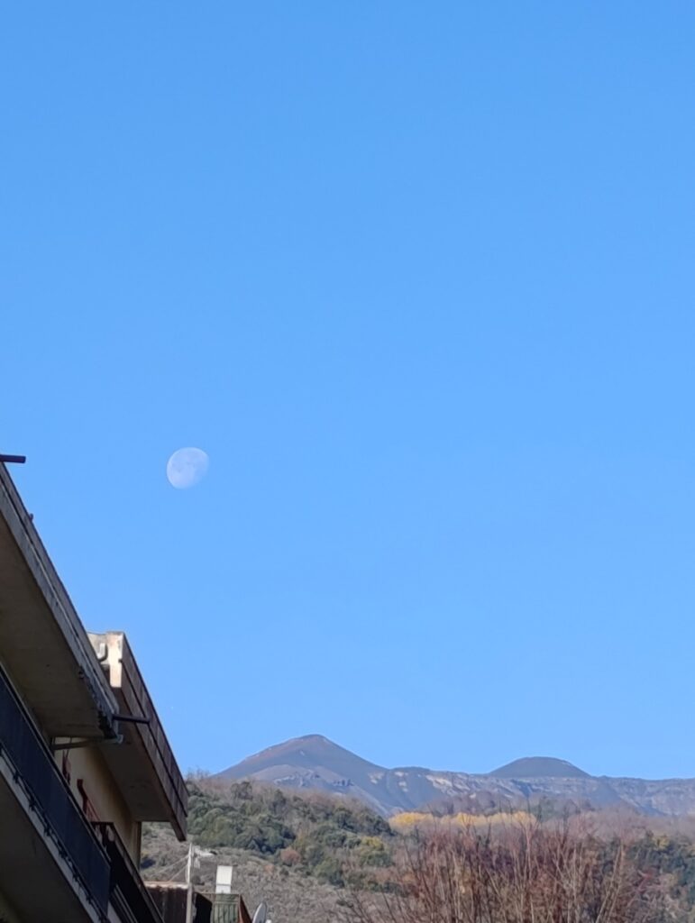 Zafferana Etnea Etna Luna