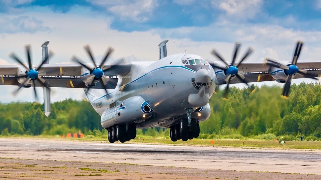 aereo militare Antonov An-22